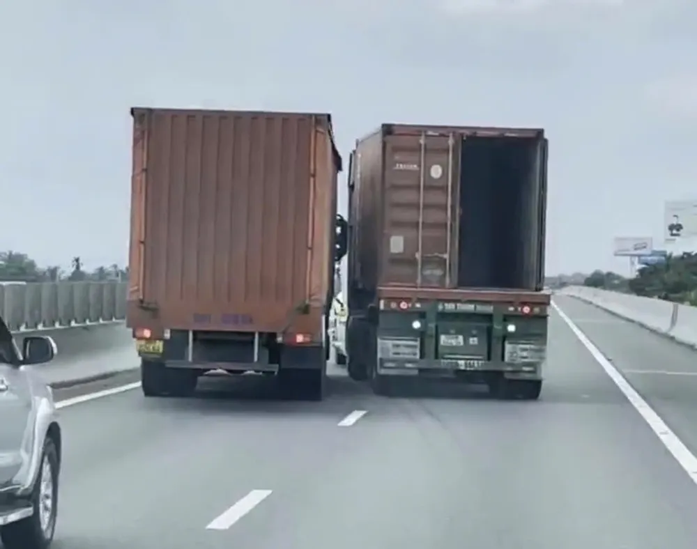 XE TAI LẠNG LÁCH.jpg