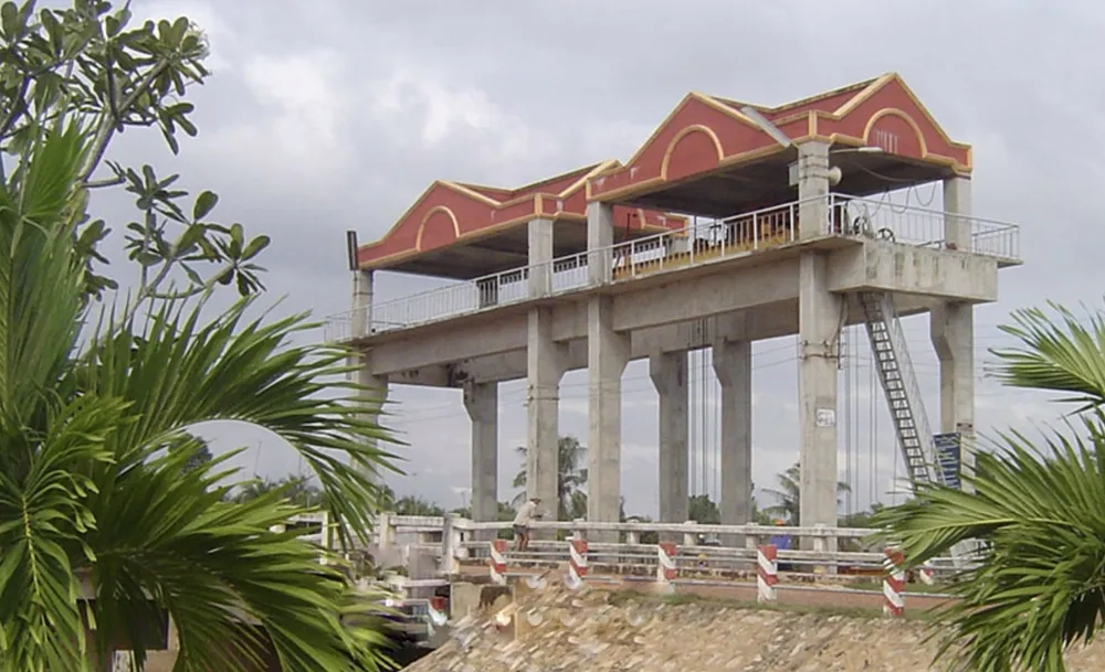 THUY LOI DONG TAY - BA RAI.jpg