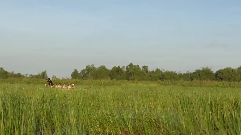 KHOI PHUC 17 HA RUNG KHU BAO TON DAT NGAP LANG SEN.00_00_14_07.Still009.jpg