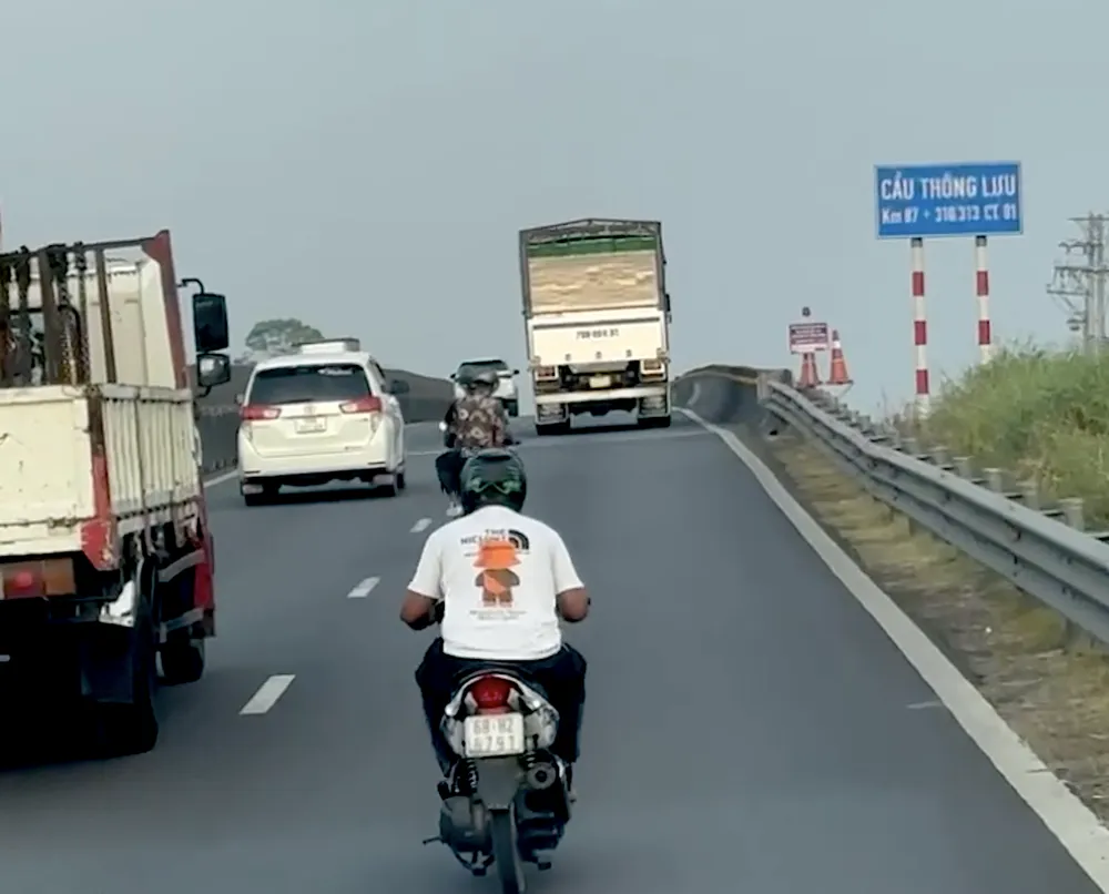 XE MAY VAO CAO TOC 1.png