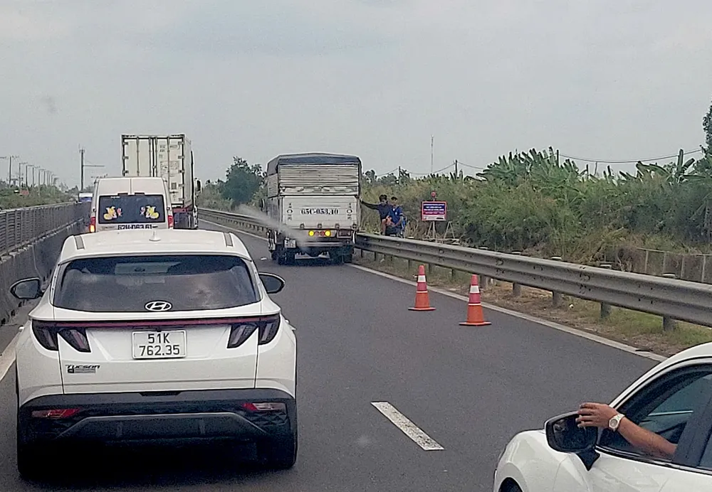 A 2 - TRUNG LUONG - MY THUAN MUNG 6 TET.jpg