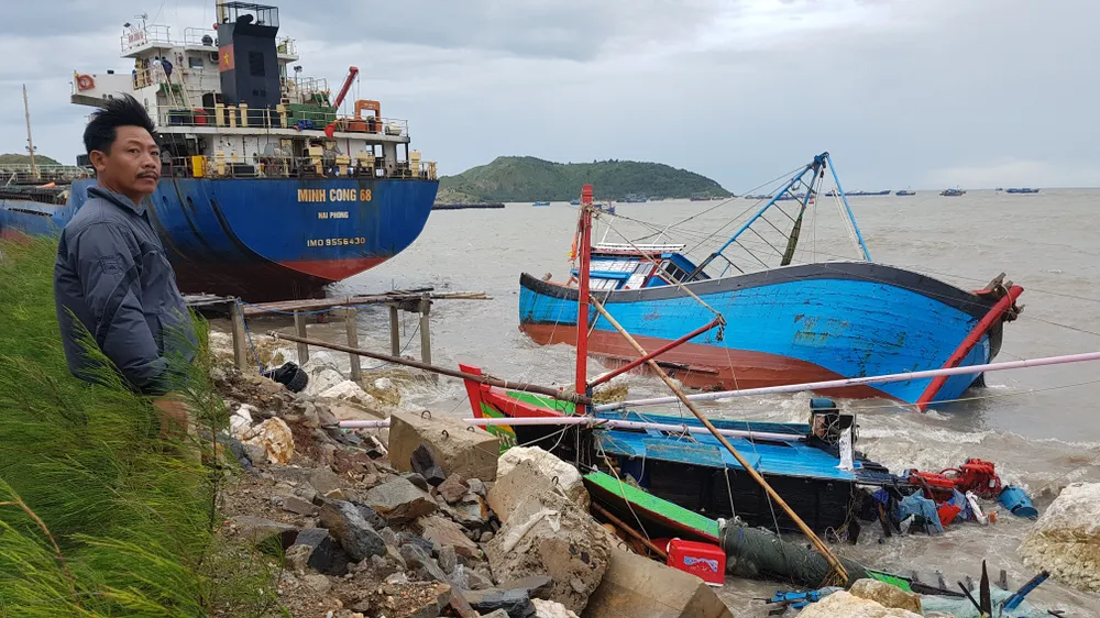 Bão dập Hòn La: Hàng chục tàu tan hoang! ảnh 1