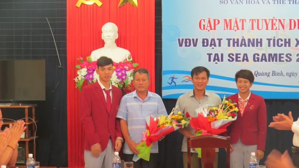 Quảng Bình: Vinh danh 2 vận động viên đạt Huy chương Vàng tại SEA Games 29 ảnh 2