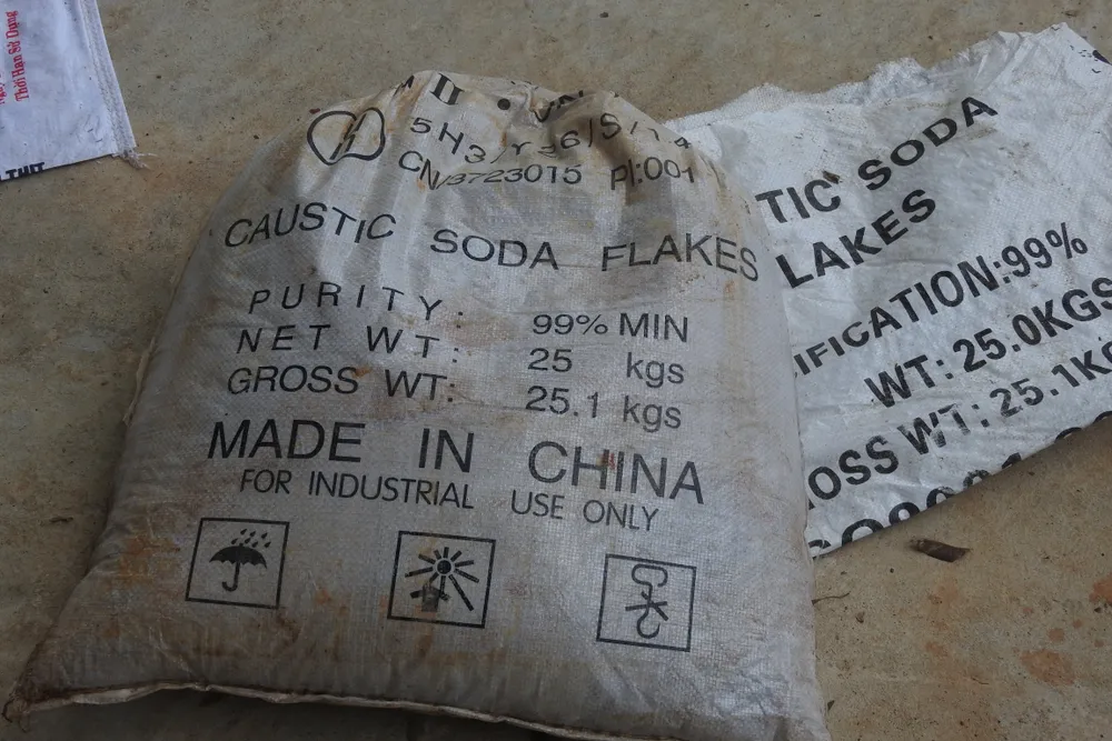 Bão số 10 quật lộ kho hóa chất độc hại gần khu dân cư ở Quảng Bình? ảnh 2