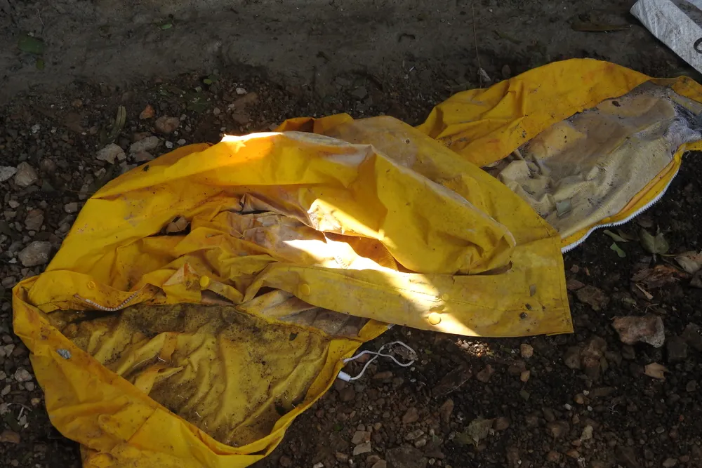 Bão số 10 quật lộ kho hóa chất độc hại gần khu dân cư ở Quảng Bình? ảnh 6