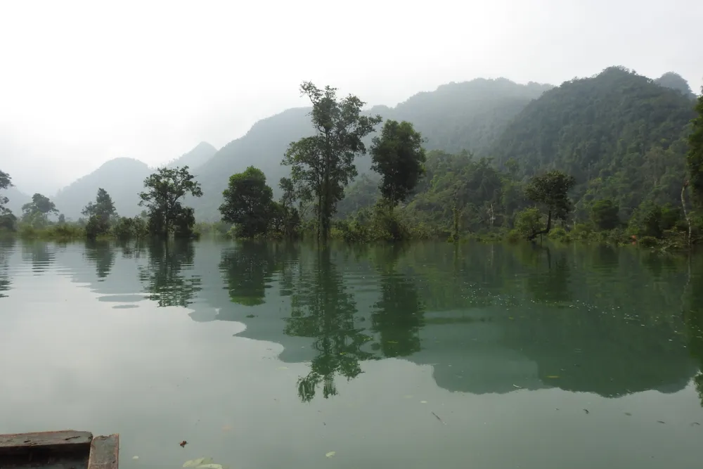 Đồng bào Rục bị lũ vây 8 ngày sau bão ảnh 1