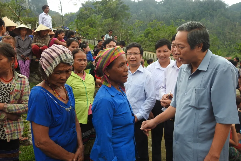 Kịp thời động viên người A Rem không trở lại hang đá ảnh 1