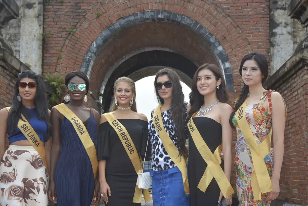 Miss Grand International 2017: Người đẹp yêu kiều soi nhan sắc bên dòng Nhật Lệ ảnh 8