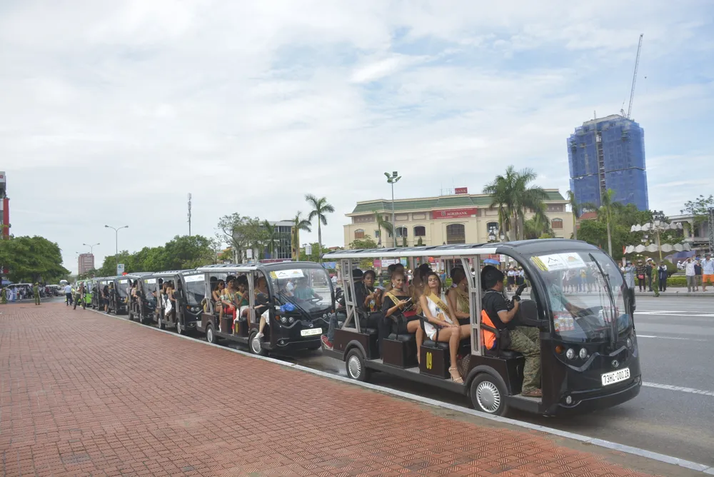 Miss Grand International 2017: Người đẹp yêu kiều soi nhan sắc bên dòng Nhật Lệ ảnh 5