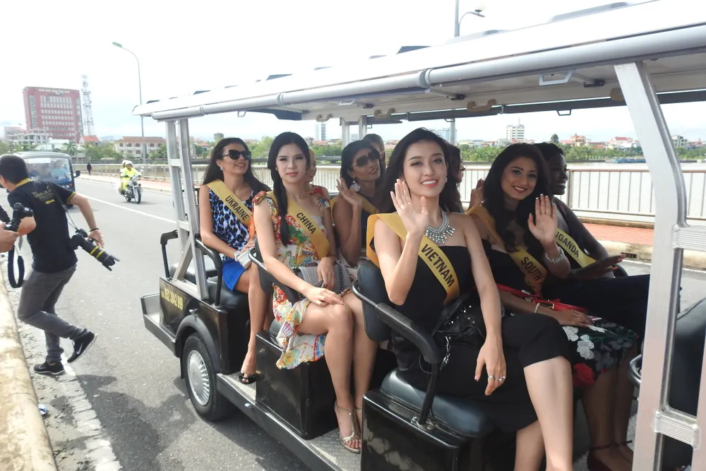 Miss Grand International 2017: Người đẹp yêu kiều soi nhan sắc bên dòng Nhật Lệ ảnh 2