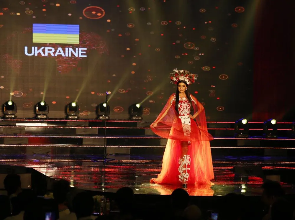 Hoa hậu Hòa bình thế giới 2017: Lộng lẫy vũ điệu trang phục dân tộc ảnh 19