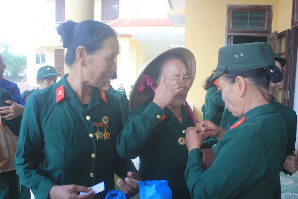 Kỷ niệm 50 năm Đại đội nữ pháo binh Ngư Thủy anh hùng ảnh 2