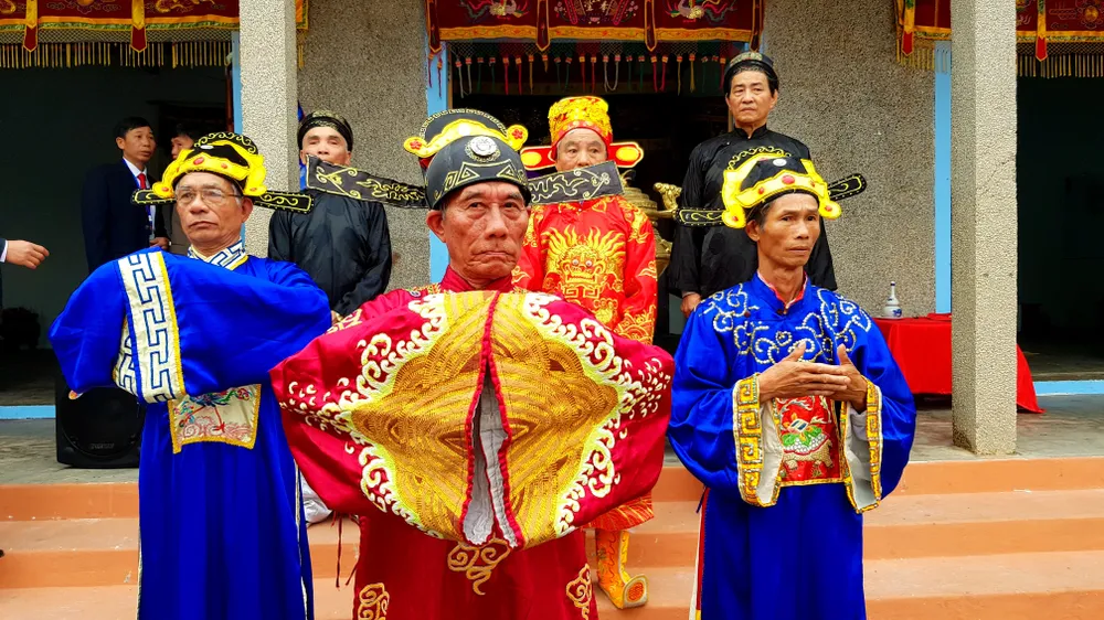 Lễ hội cầu ngư và xuất quân đánh cá tại làng biển Cảnh Dương ảnh 2