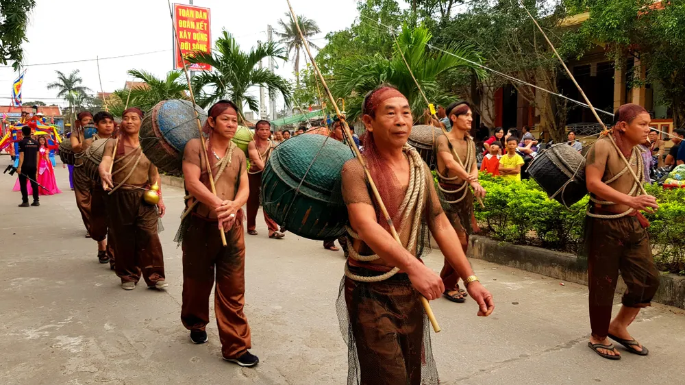 Lễ hội cầu ngư và xuất quân đánh cá tại làng biển Cảnh Dương ảnh 7