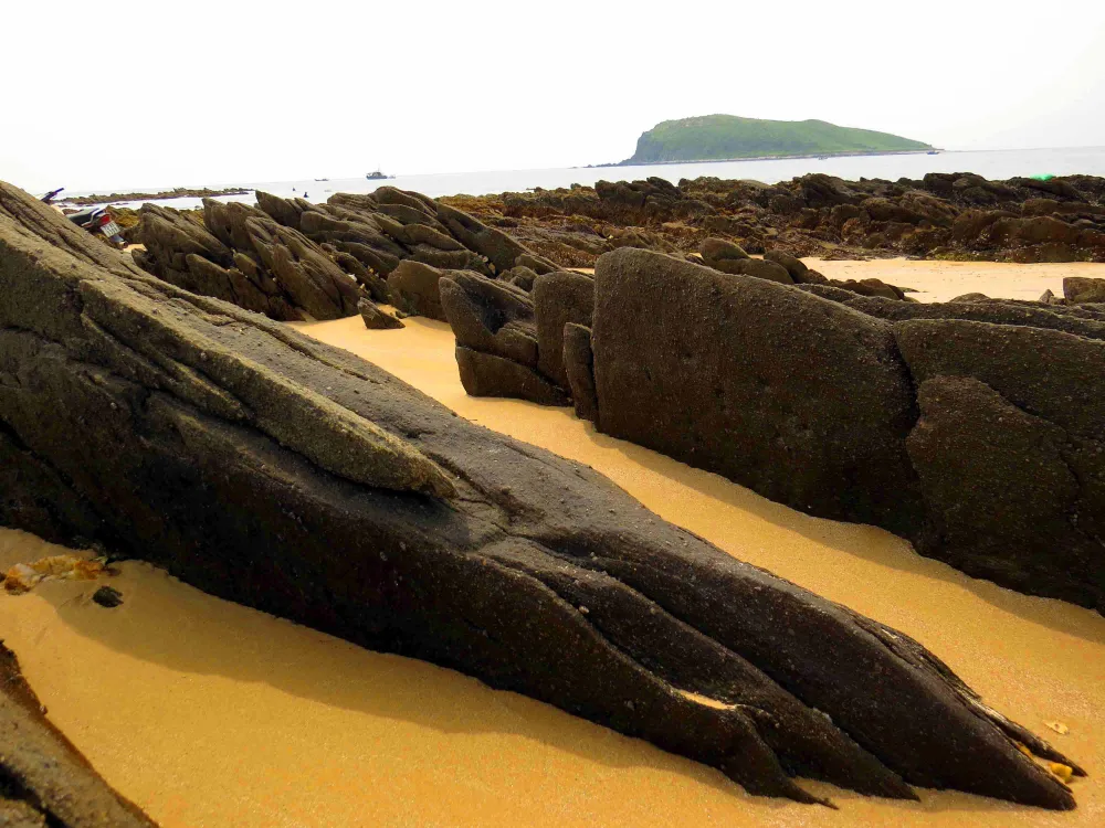 Ngắm cung đường đẹp nhất Vũng Chùa dưới rặng Hoành Sơn ảnh 15