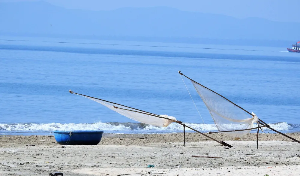 Ngắm cung đường đẹp nhất Vũng Chùa dưới rặng Hoành Sơn ảnh 2