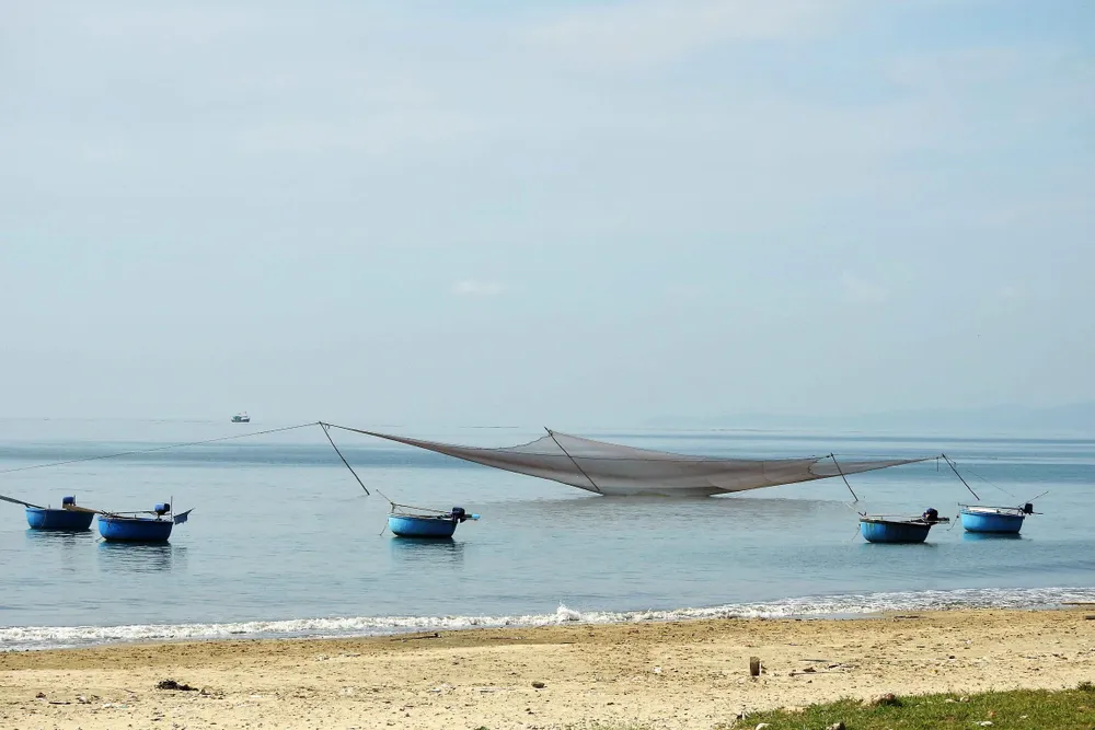 Ngắm cung đường đẹp nhất Vũng Chùa dưới rặng Hoành Sơn ảnh 3