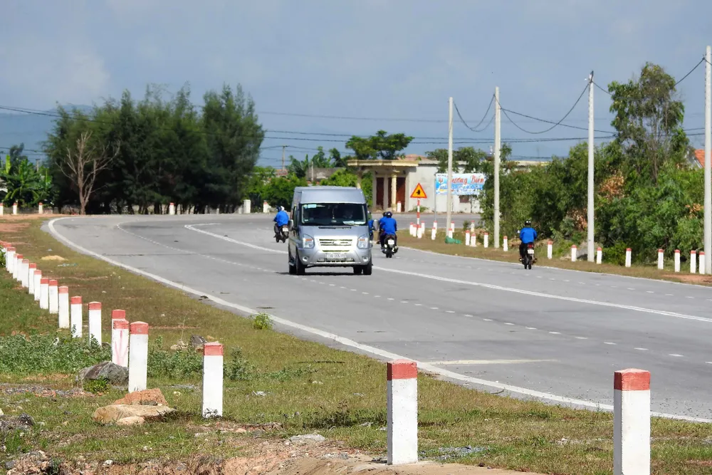 Ngắm cung đường đẹp nhất Vũng Chùa dưới rặng Hoành Sơn ảnh 6