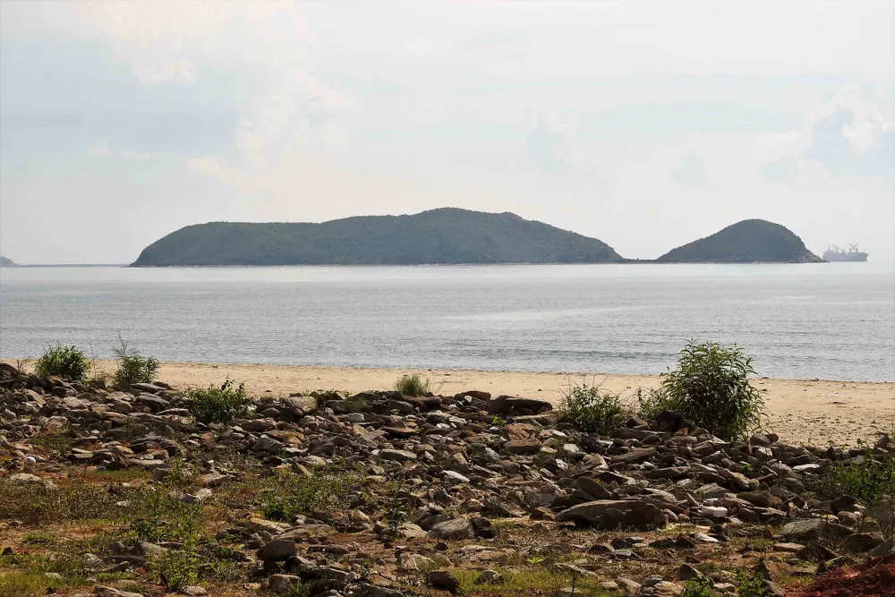 Ngắm cung đường đẹp nhất Vũng Chùa dưới rặng Hoành Sơn ảnh 9