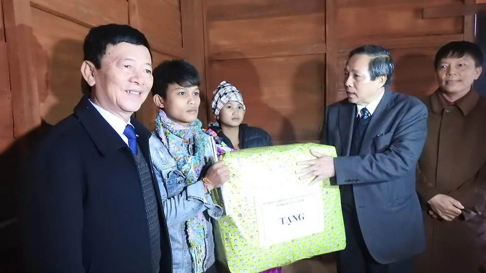 Quảng Bình khánh thành 37 căn nhà cho đồng bào A Rem, Ma Coong đón tết Kỷ Hợi ảnh 1