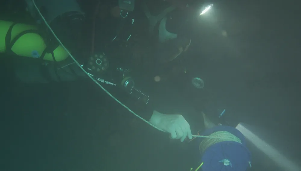 Nghẹt thở quang cảnh lặn sông ngầm bên dưới Sơn Đoòng ảnh 14