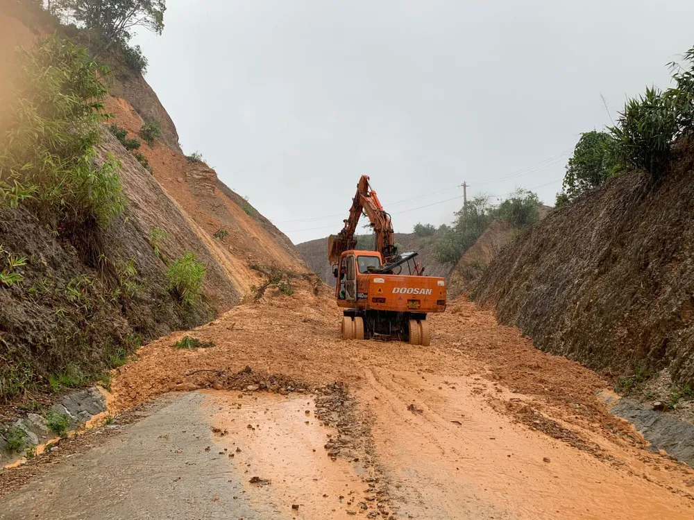 Lũ lớn chia cắt nhiều địa phương ở Quảng Bình ảnh 5