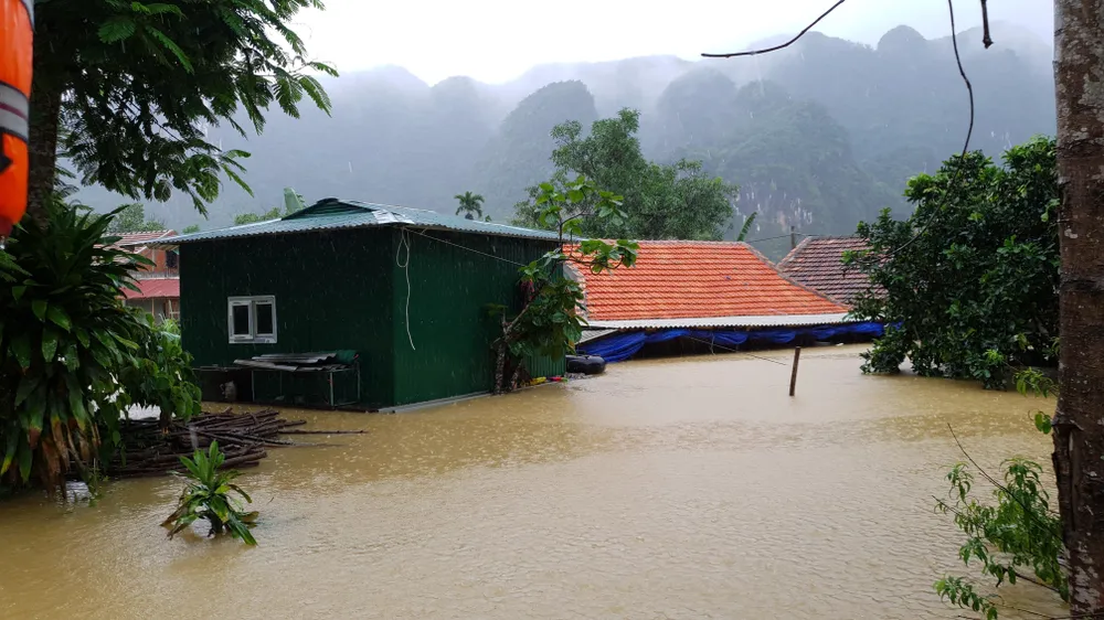 Nhà phao là kinh nghiệm “sống chung với lũ” của người Tân Hóa, Quảng Bình ảnh 1