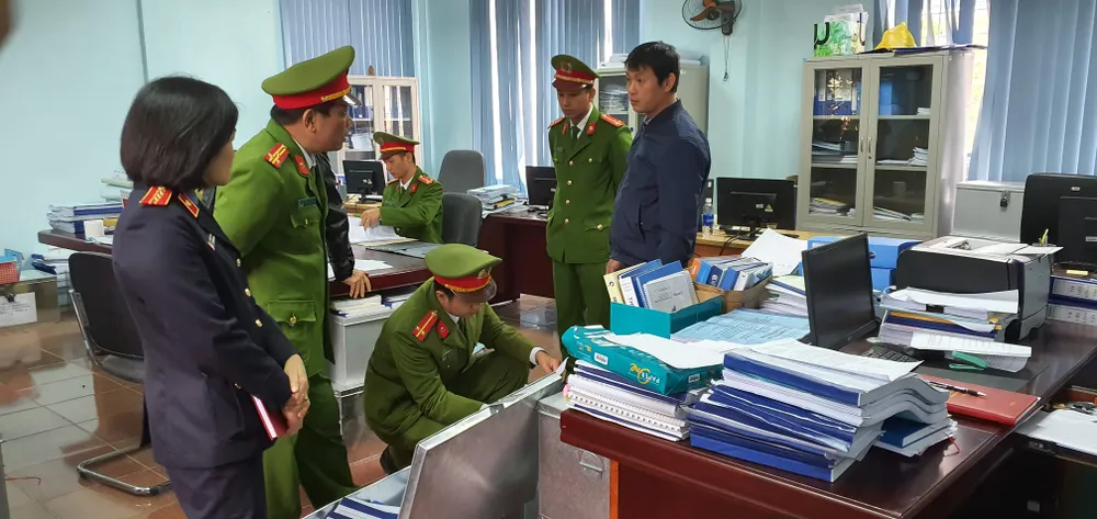 Khởi tố lãnh đạo BQL Dự án biến đổi khí hậu Đồng Hới ảnh 2