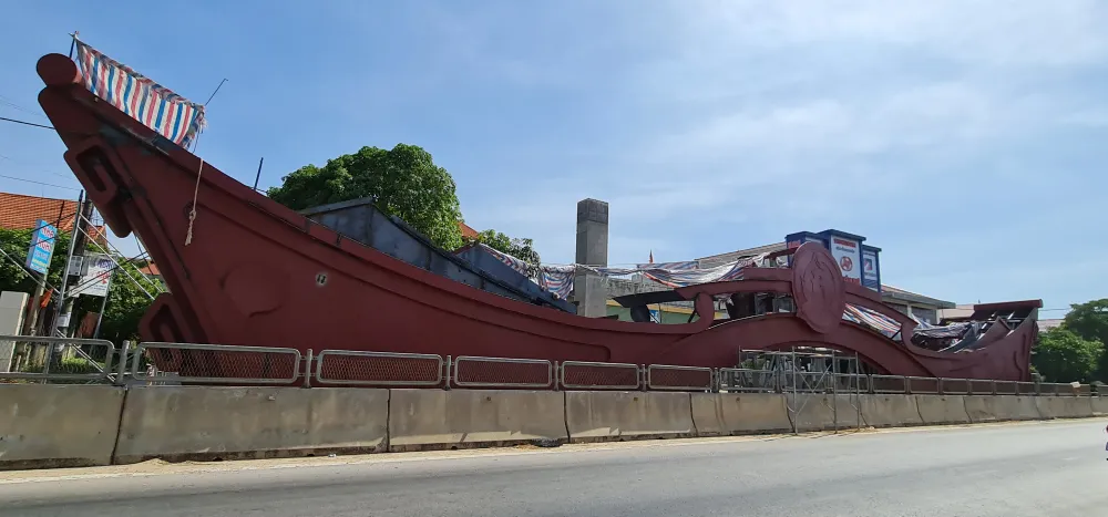 Chi gần 14 tỷ đồng xây cổng chào vào TP Đồng Hới, tỉnh Quảng Bình ảnh 1