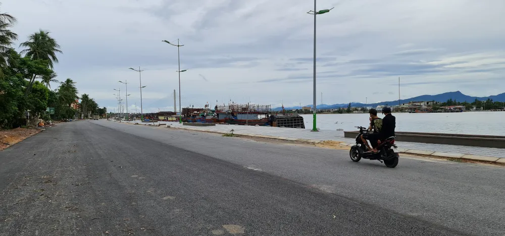 Đôi bờ sông Nhật Lệ bừng sáng sau khi được chỉnh trang  ảnh 11