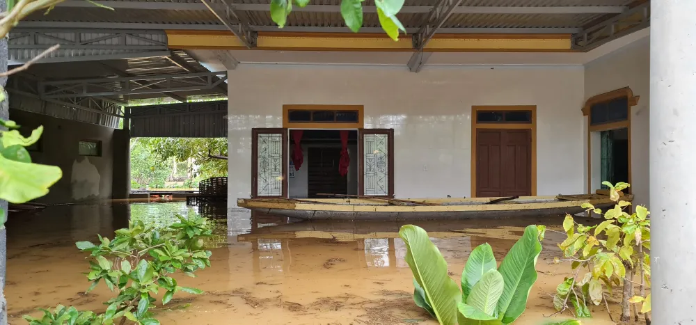 Rốn lũ Tân Ninh ngập nặng ảnh 3