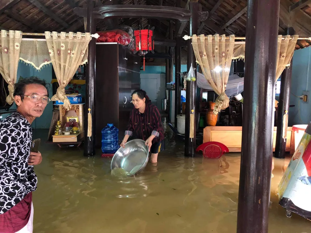 Lũ rút chậm, dân lao đao ảnh 2