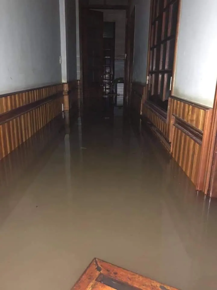 Quảng Bình hứng chịu đợt lũ vượt mốc lịch sử 2010 ảnh 1