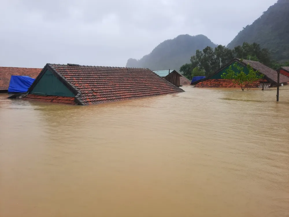 Lũ chồng lũ, hàng ngàn nhà dân ở Quảng Bình chìm trong biển nước ảnh 15