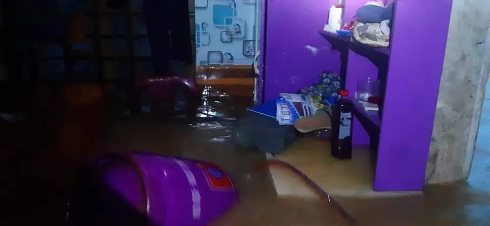 Quảng Bình hứng chịu đợt lũ vượt mốc lịch sử 2010 ảnh 4