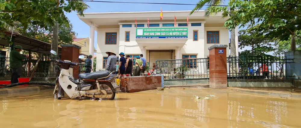 Quảng Bình: Hỗ trợ khẩn cấp 100 tỷ đồng cho hơn 100.000 hộ dân bị lũ lụt hoành hành ảnh 14