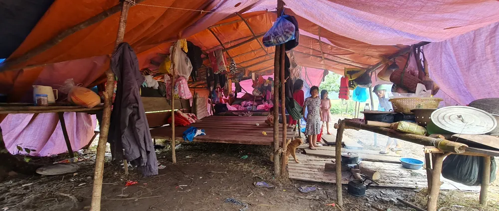 3 điểm sạt lở núi và đường nứt núi Sắt uy hiếp toàn bộ bản Sắt ảnh 6