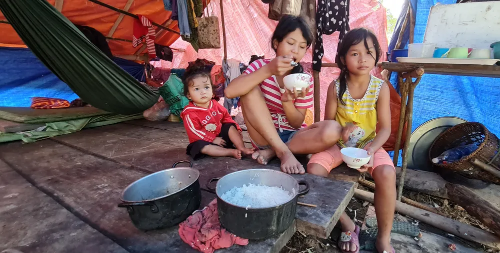 3 điểm sạt lở núi và đường nứt núi Sắt uy hiếp toàn bộ bản Sắt ảnh 5