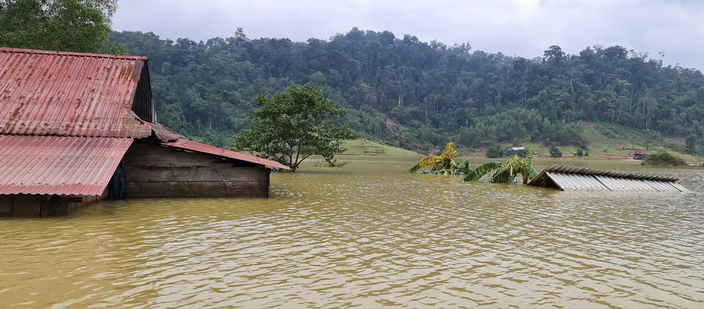 3 điểm sạt lở núi và đường nứt núi Sắt uy hiếp toàn bộ bản Sắt ảnh 3