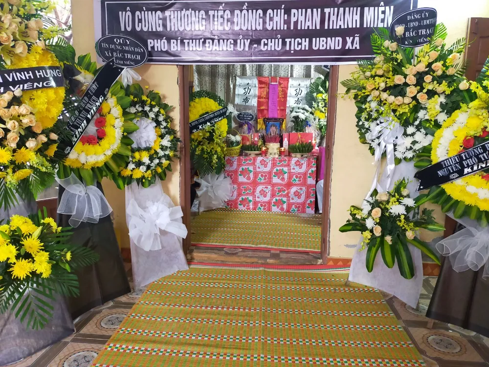 Một chủ tịch UBND xã qua đời vì nhiễm vi khuẩn gây bệnh whitmore khi cứu dân trong lũ ảnh 2