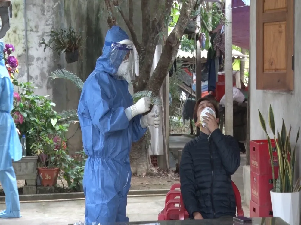 Quảng Bình khoanh vùng các ca F1 của bệnh nhân tái dương tính SARS-CoV-2 ảnh 1