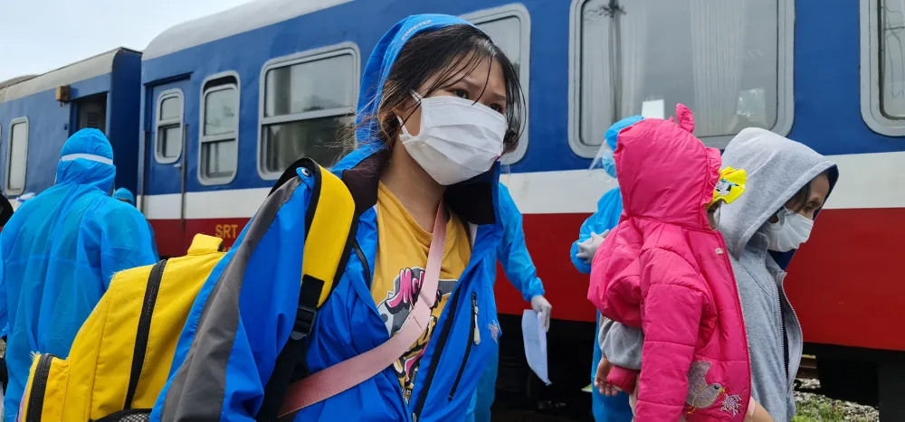 Quảng Bình: Đón hàng ngàn người dân về quê bằng tàu hỏa  ảnh 5