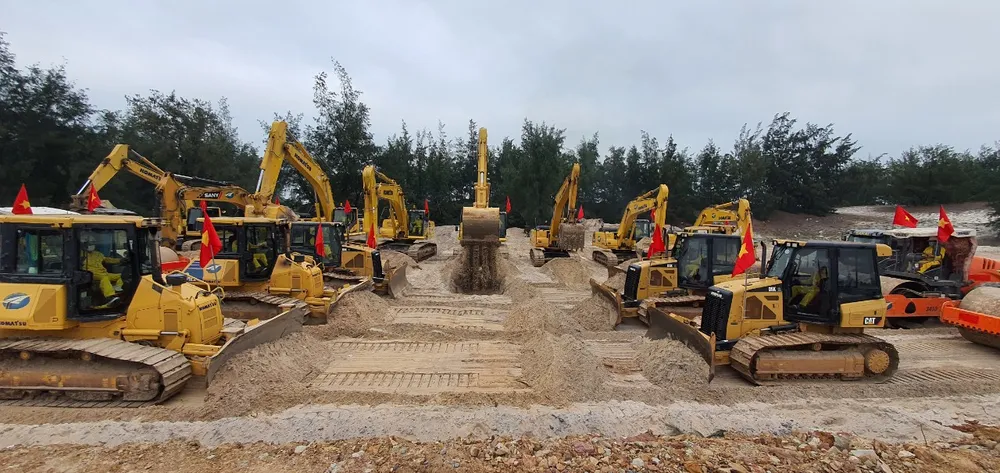 Quảng Bình: Khởi công dự án đường ven biển 2.200 tỷ đồng ảnh 1