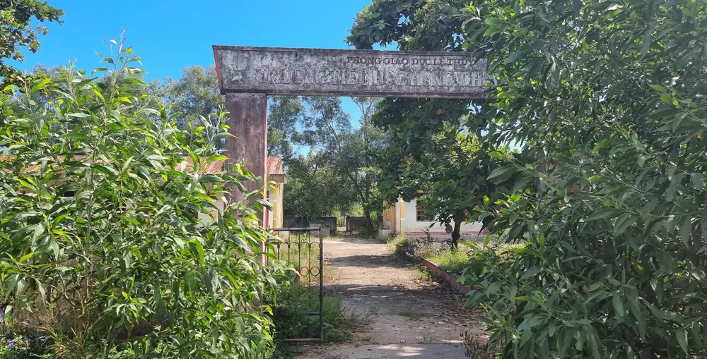 Cận cảnh nhiều trường học xuống cấp khiến cả nghìn học sinh thiếu phòng học ảnh 3