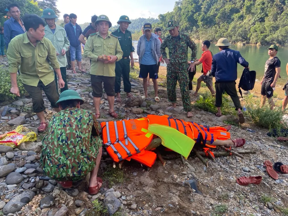 Quảng Bình: Lũ cuốn làm một trạm phó bảo vệ rừng tử vong ảnh 1