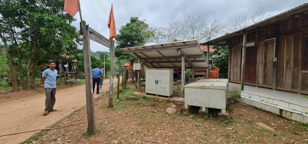 Quảng Bình: Thanh tra hệ thống điện mặt trời 14 triệu USD mới sử dụng đã hỏng hóc ảnh 2