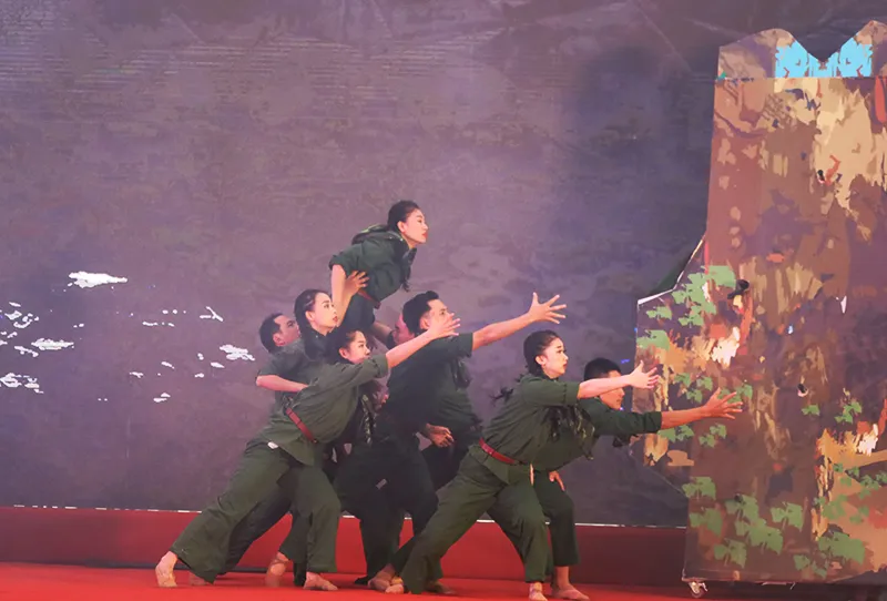 Quảng Bình long trọng tổ chức lễ tưởng niệm 50 năm ngày hy sinh các anh hùng liệt sĩ hang Tám Cô ảnh 4