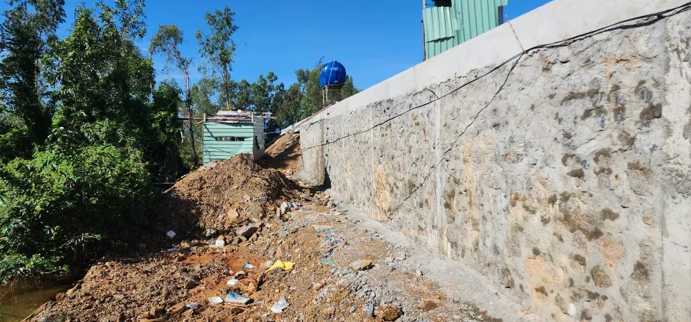 Quảng Bình: Bệnh viện Thái Thượng Hoàng xây dựng sai phép ảnh 1