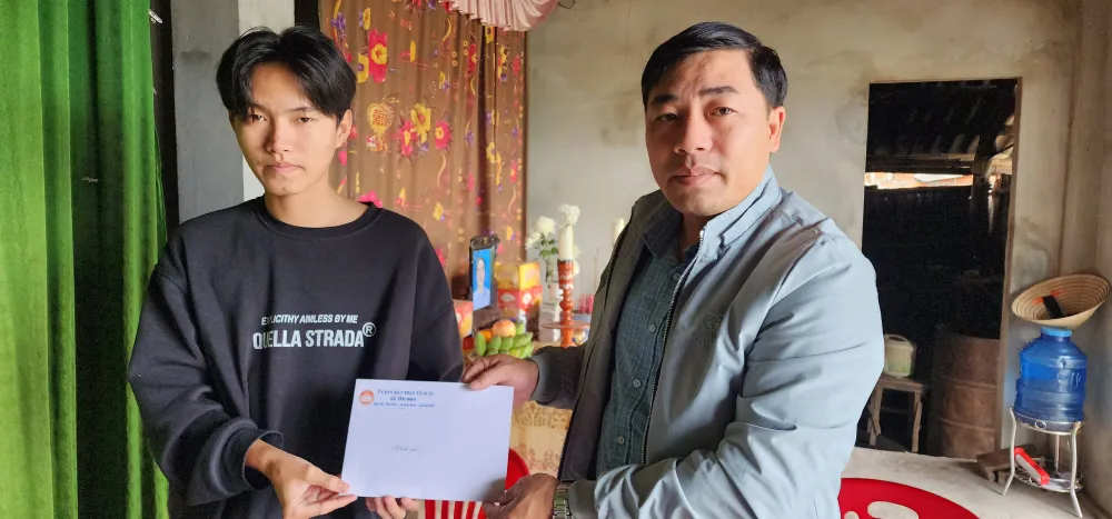 Báo SGGP trao thêm 11,5 triệu đồng cho 2 hoàn cảnh khó khăn ở Quảng Bình ảnh 1