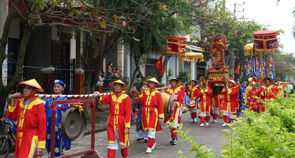 Đoàn rước truyền thống Cảnh Dương